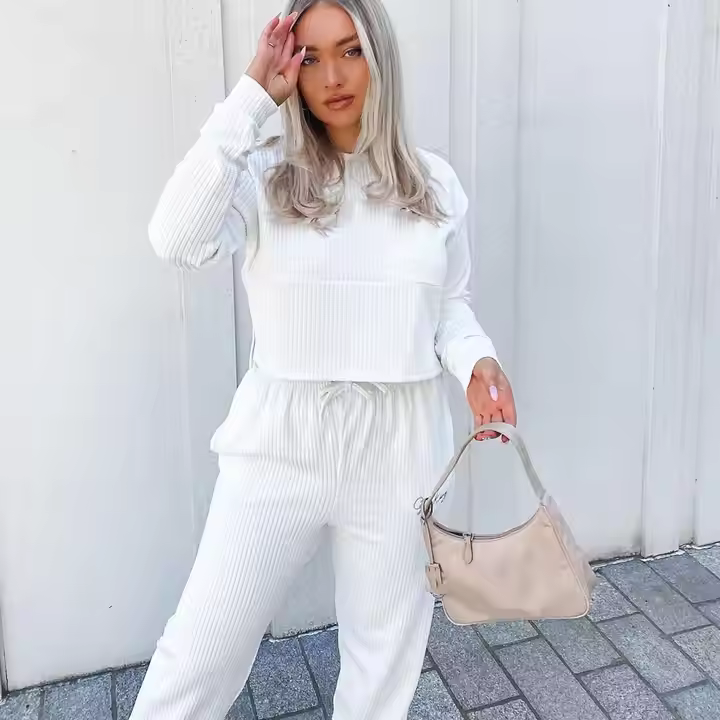Wholesale new design women tracksuits casual tracksuits for women Training Wear custom sweatsuit track suits jogging suits
